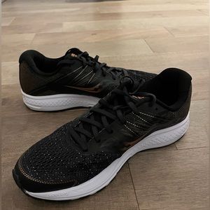 NEVER WORN Saucony Ride 10 sneakers